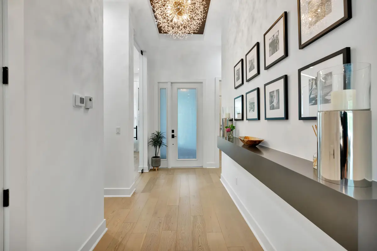 Built-in Foyer Shelf at 13638 Artisan Circle, Palm Beach Gardens