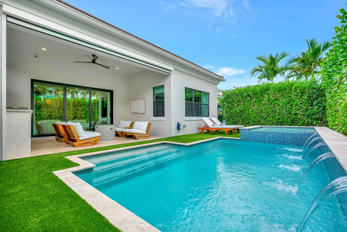 Move-In Ready at 13638 Artisan Circle, Palm Beach Gardens