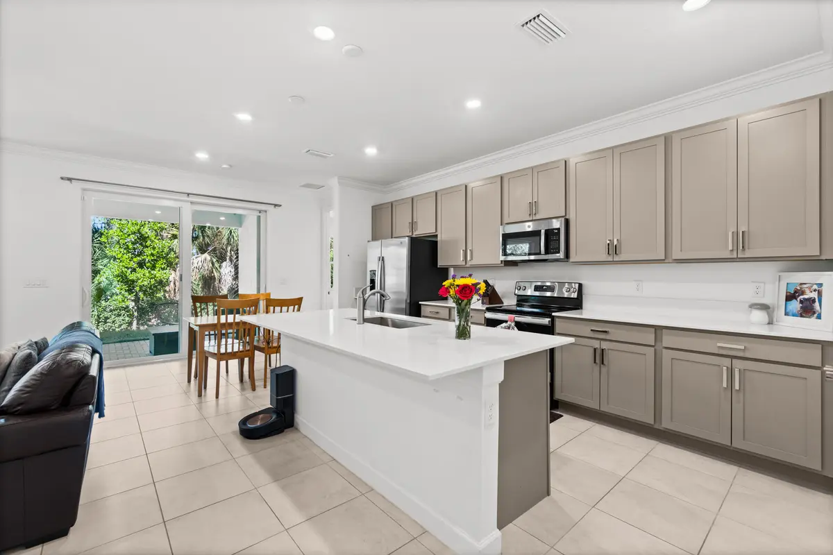 460 Veridian Cir NW, Palm Bay, FL 32907- at 460 Veridian Circle, Palm Bay