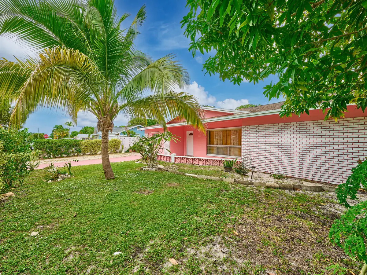 © PYL 0003 at 1010 S B Street, Lake Worth Beach