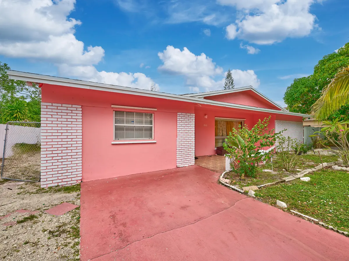 © PYL 0005 at 1010 S B Street, Lake Worth Beach