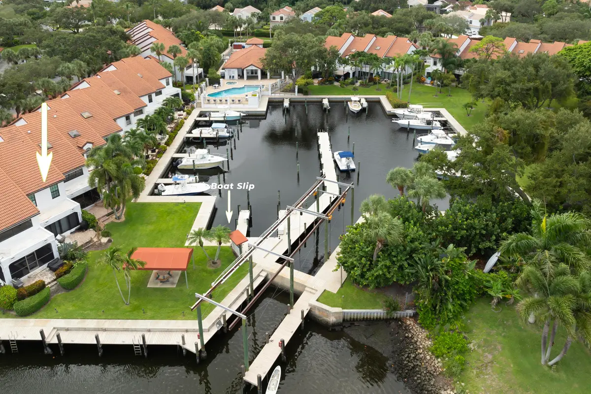 LIFT STATION at 2359 Treasure Isle Drive 38, Palm Beach Gardens