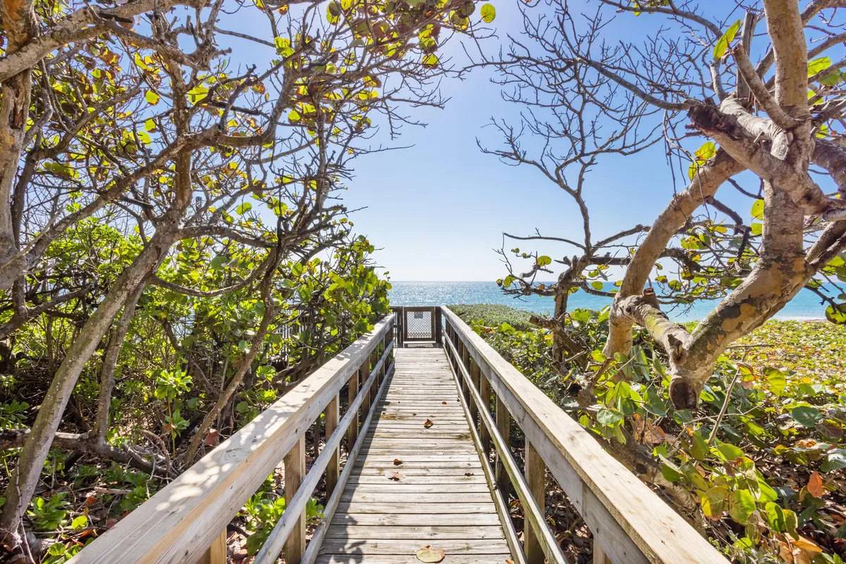 Private Beach Access at 2 Sloans Curve Drive, Palm Beach