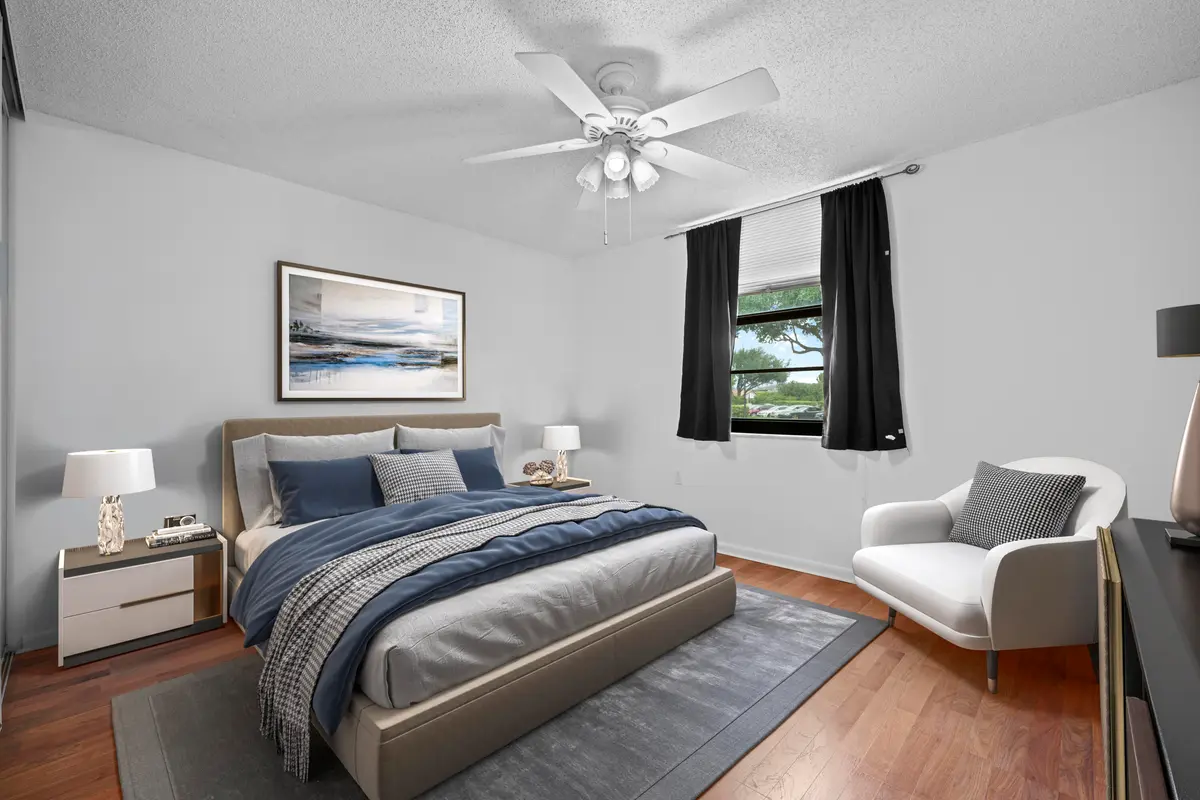 LUX_0597 at 3526 Whitehall Drive 106, West Palm Beach