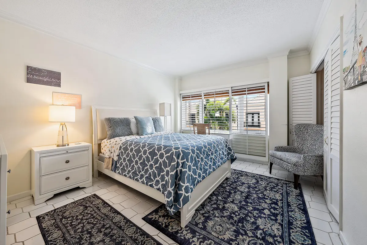 250 Bradley Pl Unit 308 MLS-3 at 250 Bradley Place 308, Palm Beach