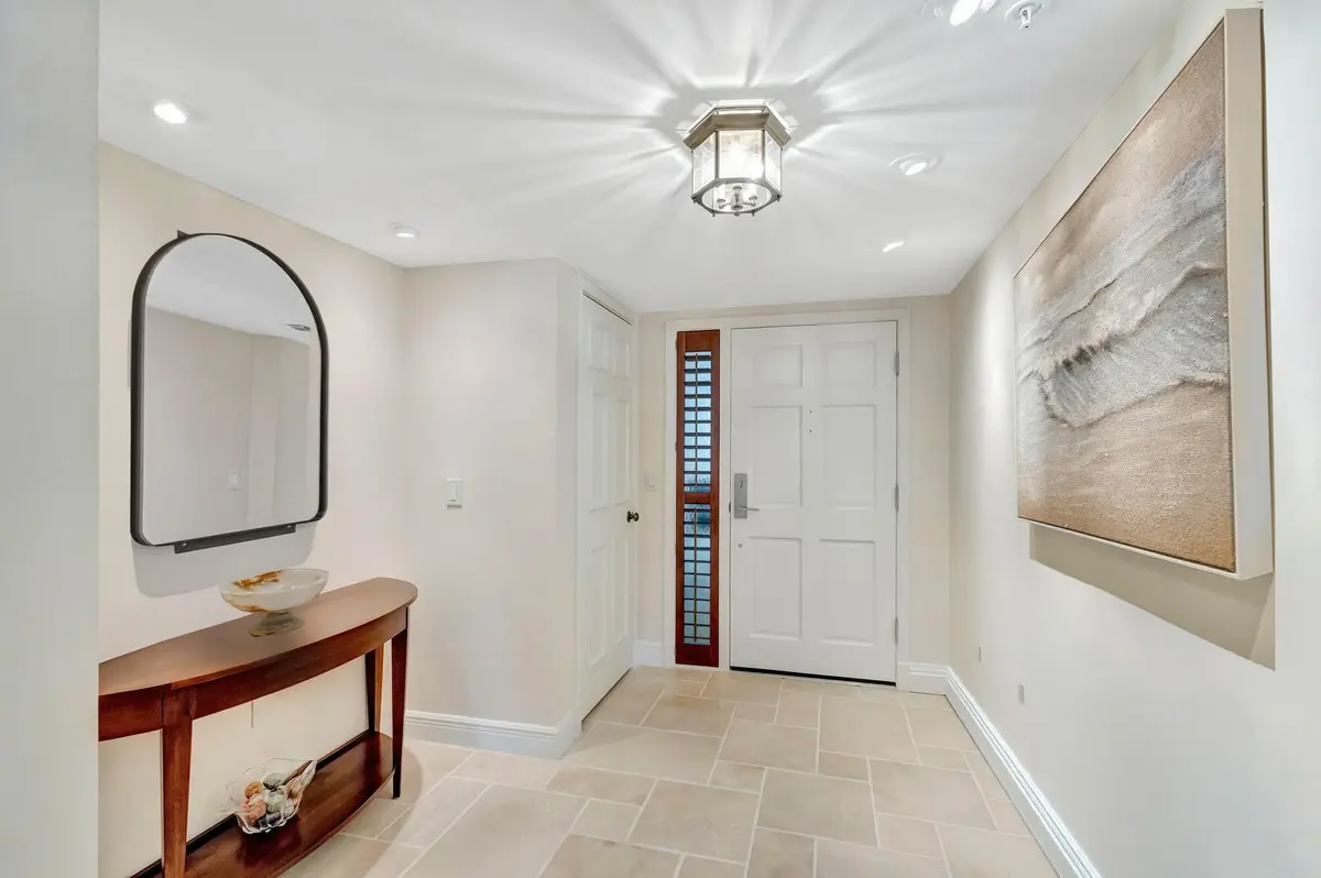 Foyer at 400 Beach Road 804, Tequesta