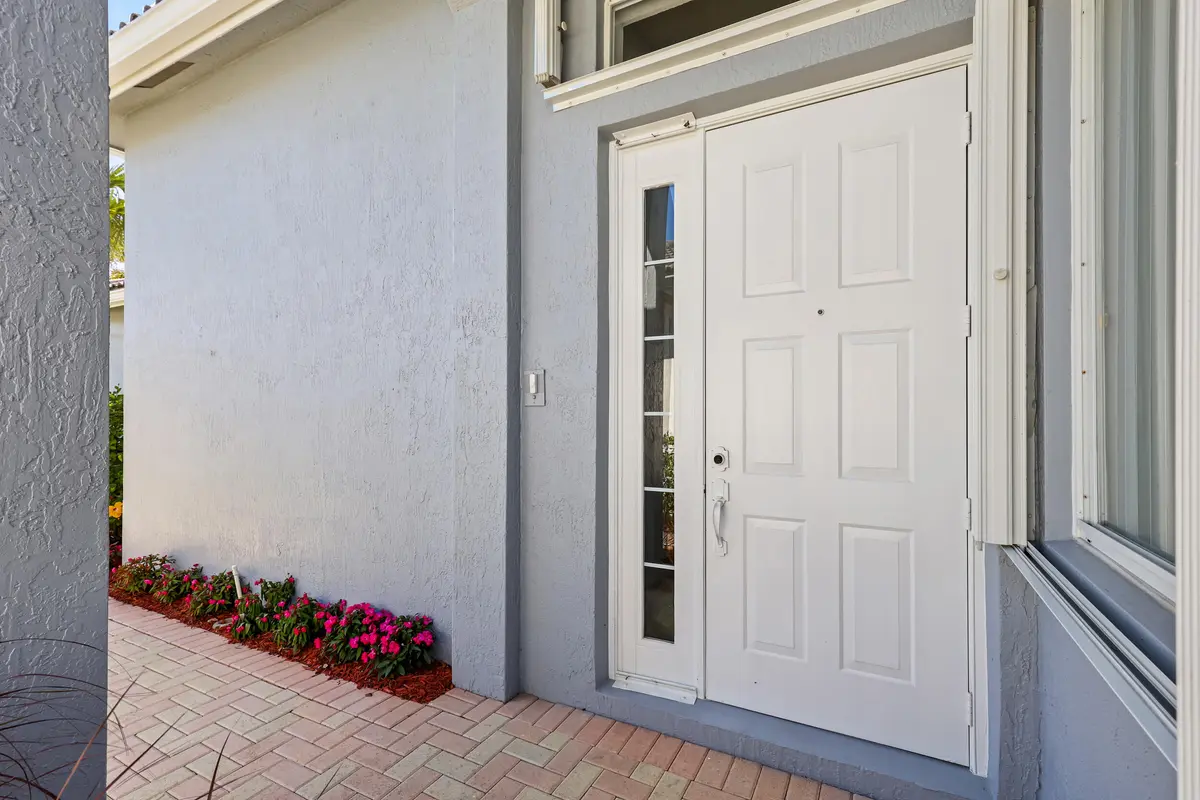 453a9524 at 9082 Bay Point Cir Circle, West Palm Beach