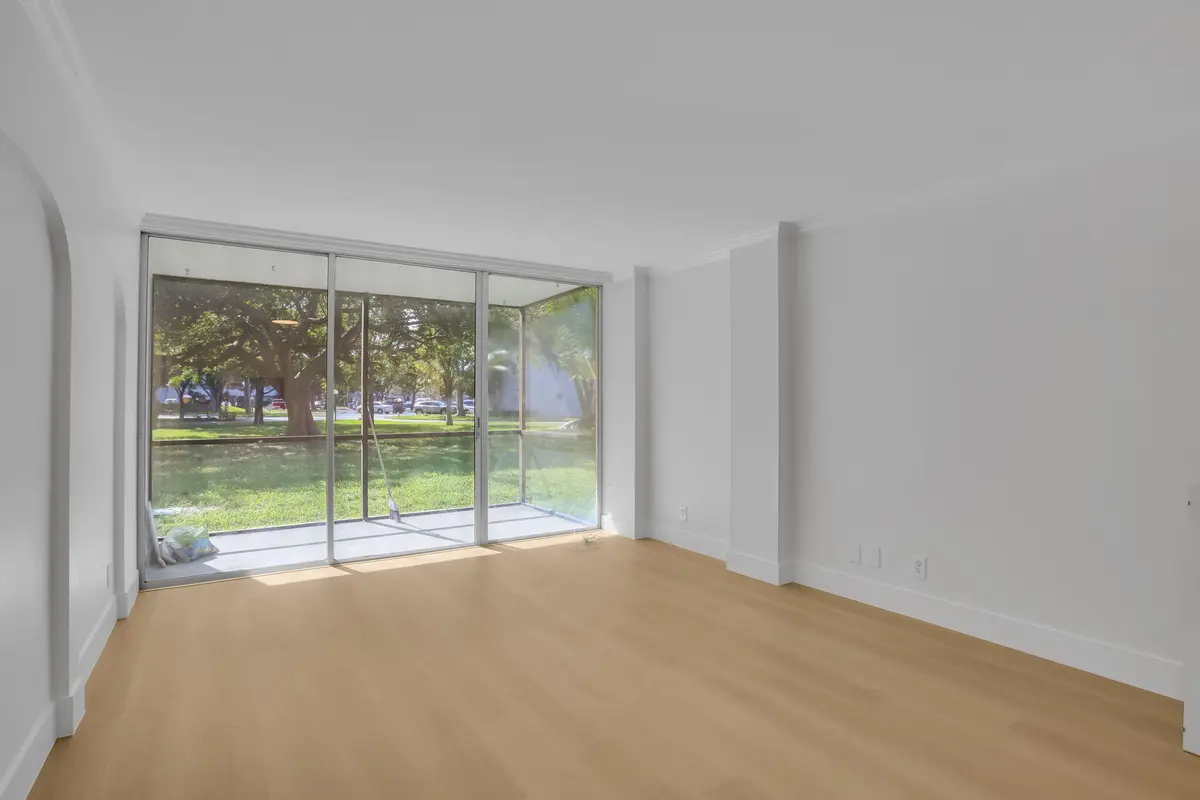 3-web-or-mls-0E2A2161 at 103 Royal Park Drive 1d, Oakland Park