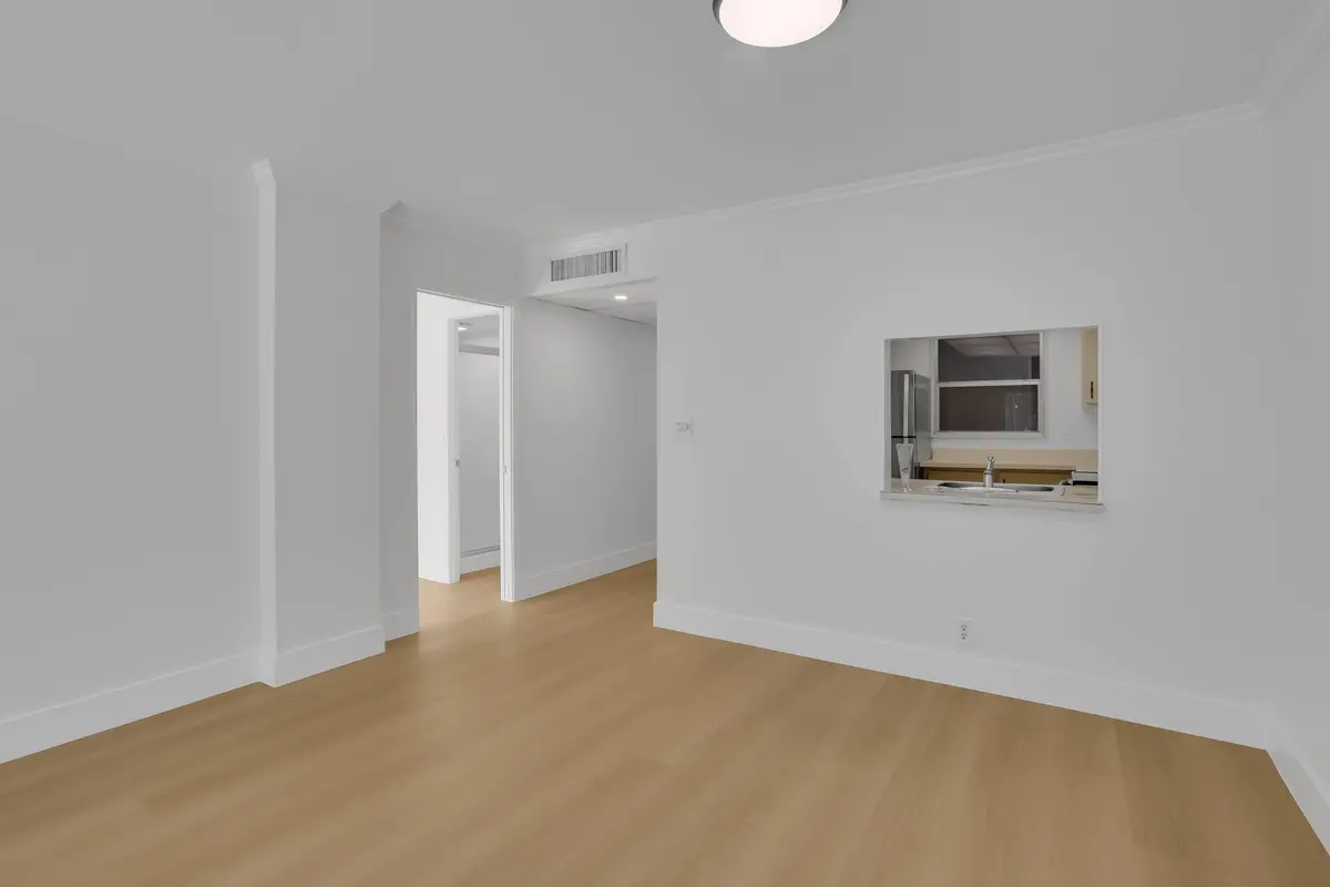 9-web-or-mls-0E2A2191 at 103 Royal Park Drive 1d, Oakland Park