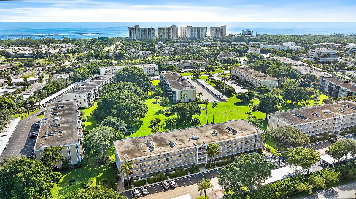 Aerial at 300 N Highway A1a 303g, Jupiter