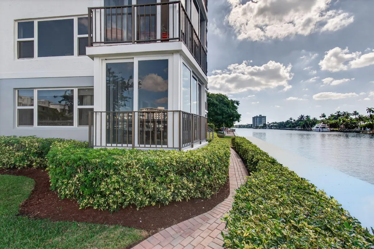 Unit & Outside View at 200 Macfarlane Drive N-102, Delray Beach