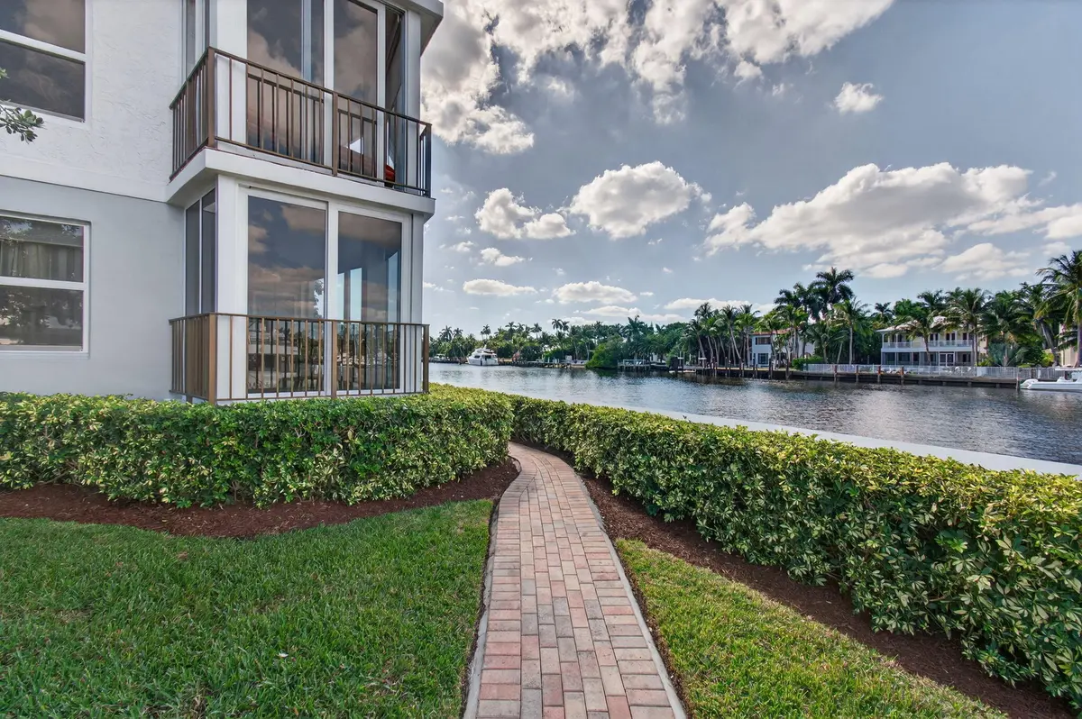 Unit & Outside View at 200 Macfarlane Drive N-102, Delray Beach