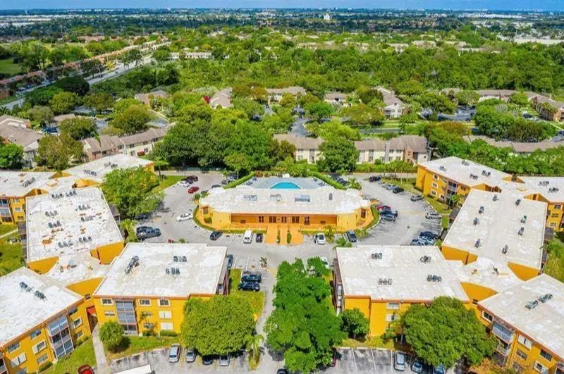 Heritage circle at 4374 NW 9th Avenue 17-3b, Deerfield Beach