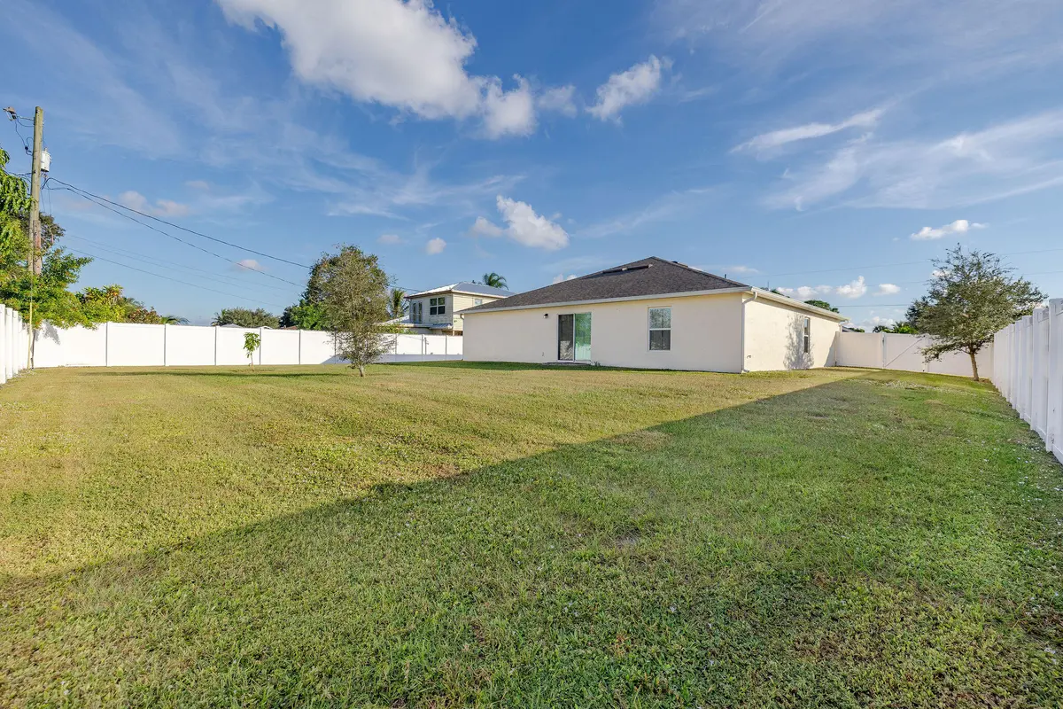 428A4037 at 597 NW Kilpatrick Avenue, Port St. Lucie