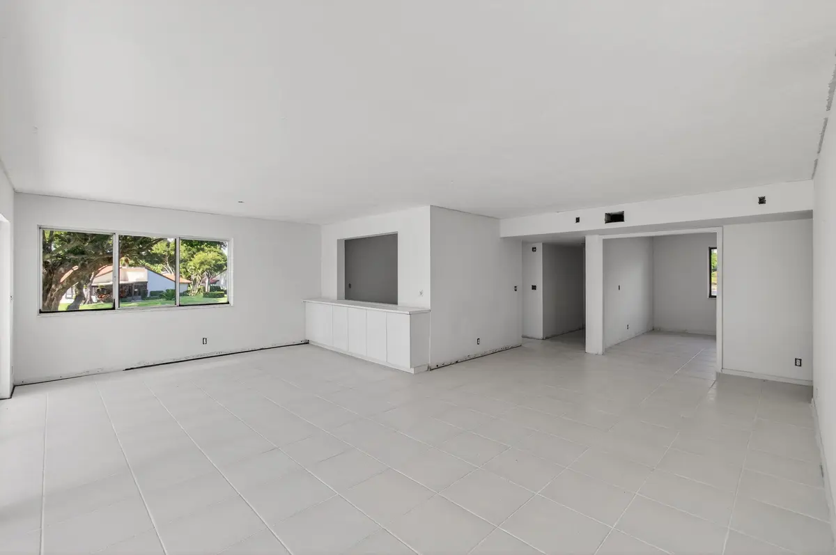 22-web-or-mls-DSC_4950 at 5771 Fairway Park Court 205, Boynton Beach