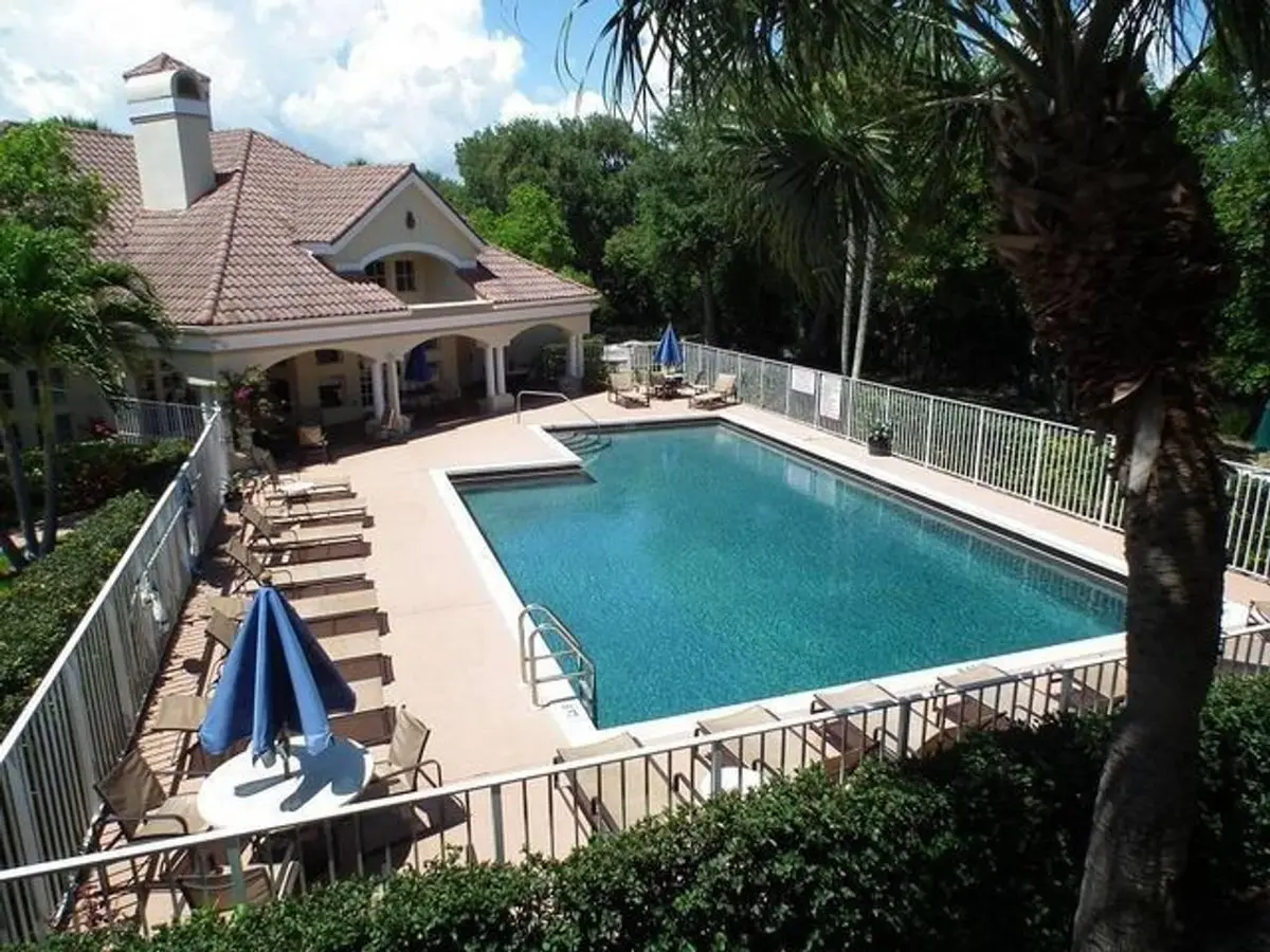 94bb9428-aeff-446c-8947-c3fce1cacb1b at 815 W Boynton Beach Boulevard 15-204, Boynton Beach