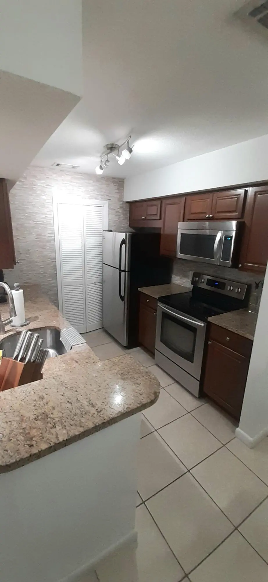 20210924_154348 at 815 W Boynton Beach Boulevard 15-204, Boynton Beach