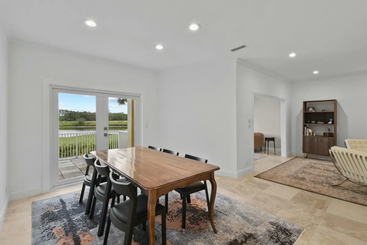 Dining at 2576 Muirfield Court, Wellington