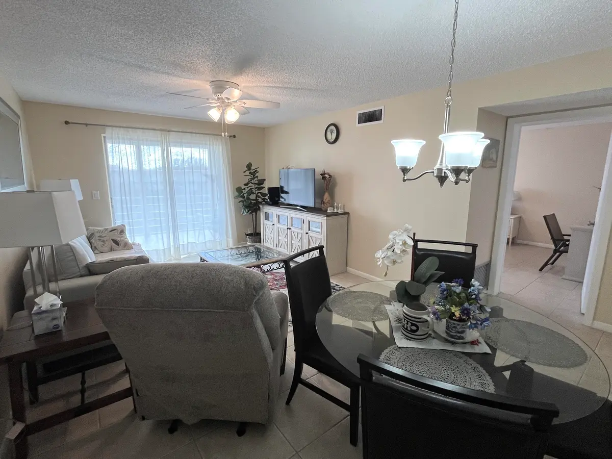 Charming living area at 330 NE 26th Avenue 406, Boynton Beach