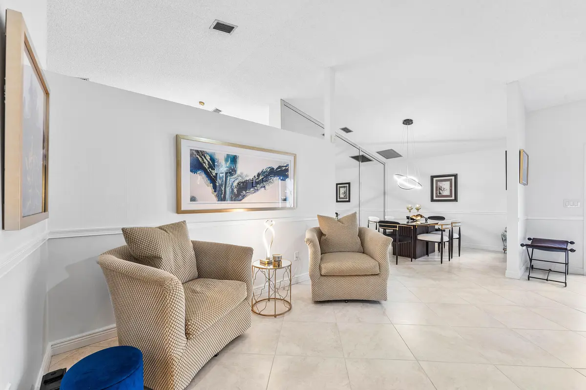Sitting Area at 1370 NW 28th Avenue, Delray Beach