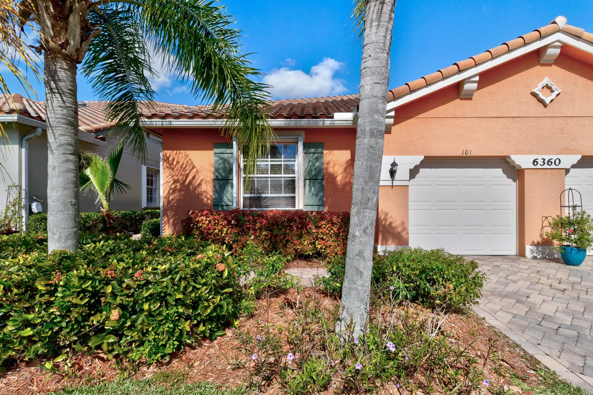 Front of House at 6360 Oxford Circle 101, Vero Beach