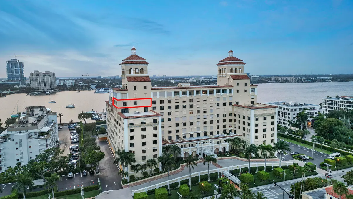 Red Outline at 150 Bradley Place 906, Palm Beach