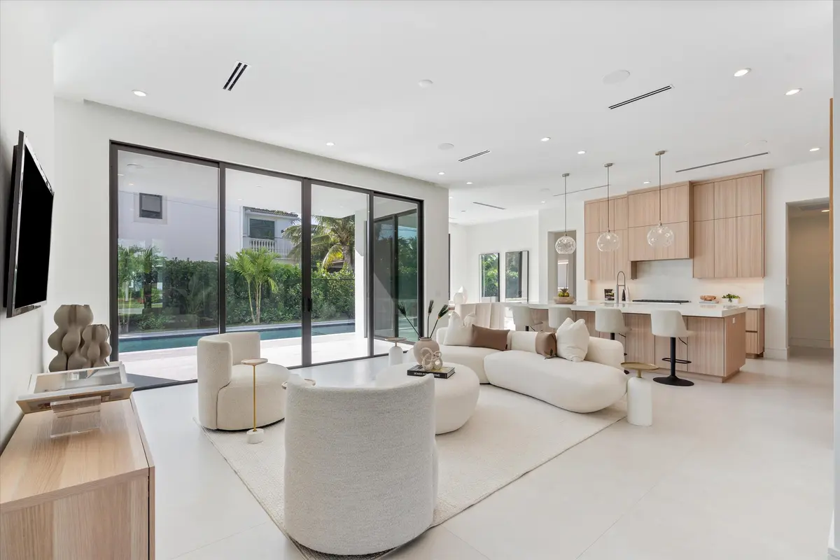 Great Room at 498 NE 6th Street, Boca Raton