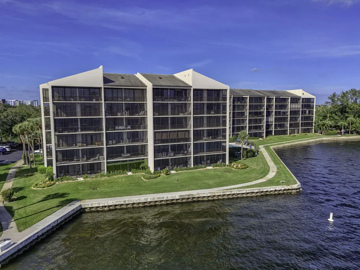 New balconies & landscaping at 11390 Twelve Oaks Way 420, North Palm Beach