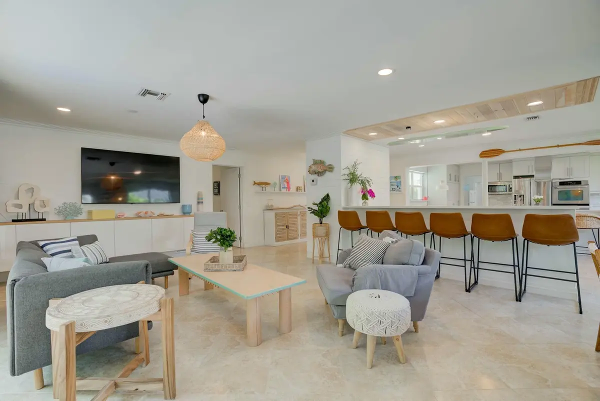 tempImageggbQm6 at 547 Marlin Road, North Palm Beach