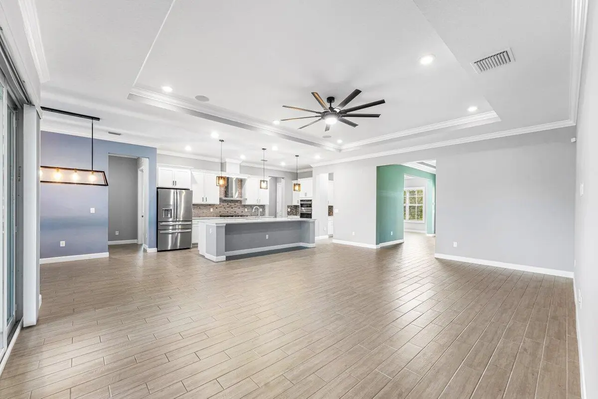 Living area at 940 Hookline Circle, Loxahatchee