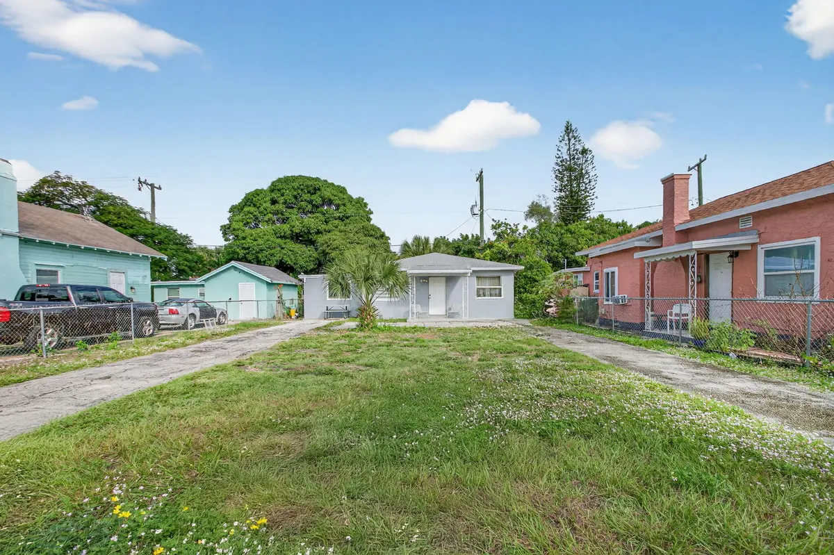 3-web-or-mls-3-print-320A1451 at 621 50th Street, West Palm Beach