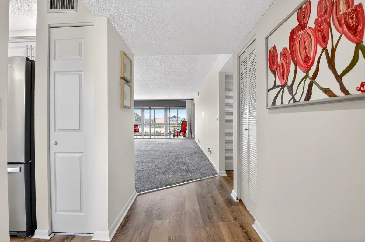 FOYER at 5785 Fairway Park Court 204, Boynton Beach