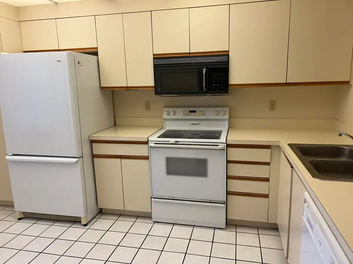 Williamsburg 103 Kitchen 2 at 6820 SE Constitution Boulevard 103, Hobe Sound