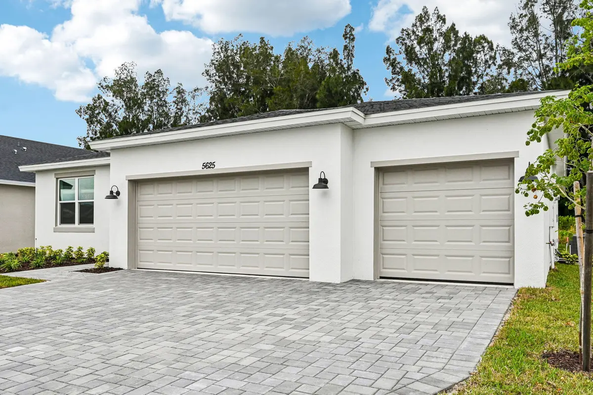 5625 Hampton Park Cir Vero Beach (2) at 5625 Hampton Park Circle, Vero Beach