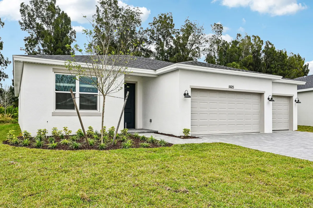 5625 Hampton Park Cir Vero Beach (3) at 5625 Hampton Park Circle, Vero Beach