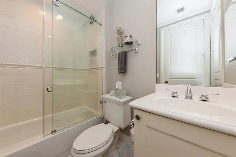 31_310EMalloryCir_8_Bathroom_FlexMLS800x at 310 E Mallory Circle, Delray Beach