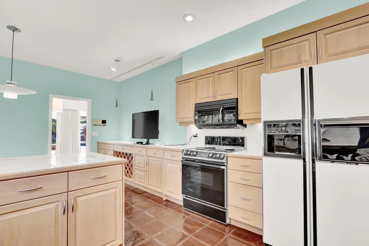07_Image_7_mls at 2571 Marseille Drive, Palm Beach Gardens