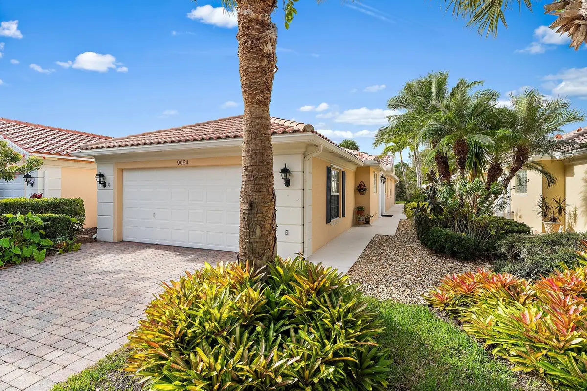 9054 SE Hawks Nest at 9054 SE Hawks Nest Court, Hobe Sound
