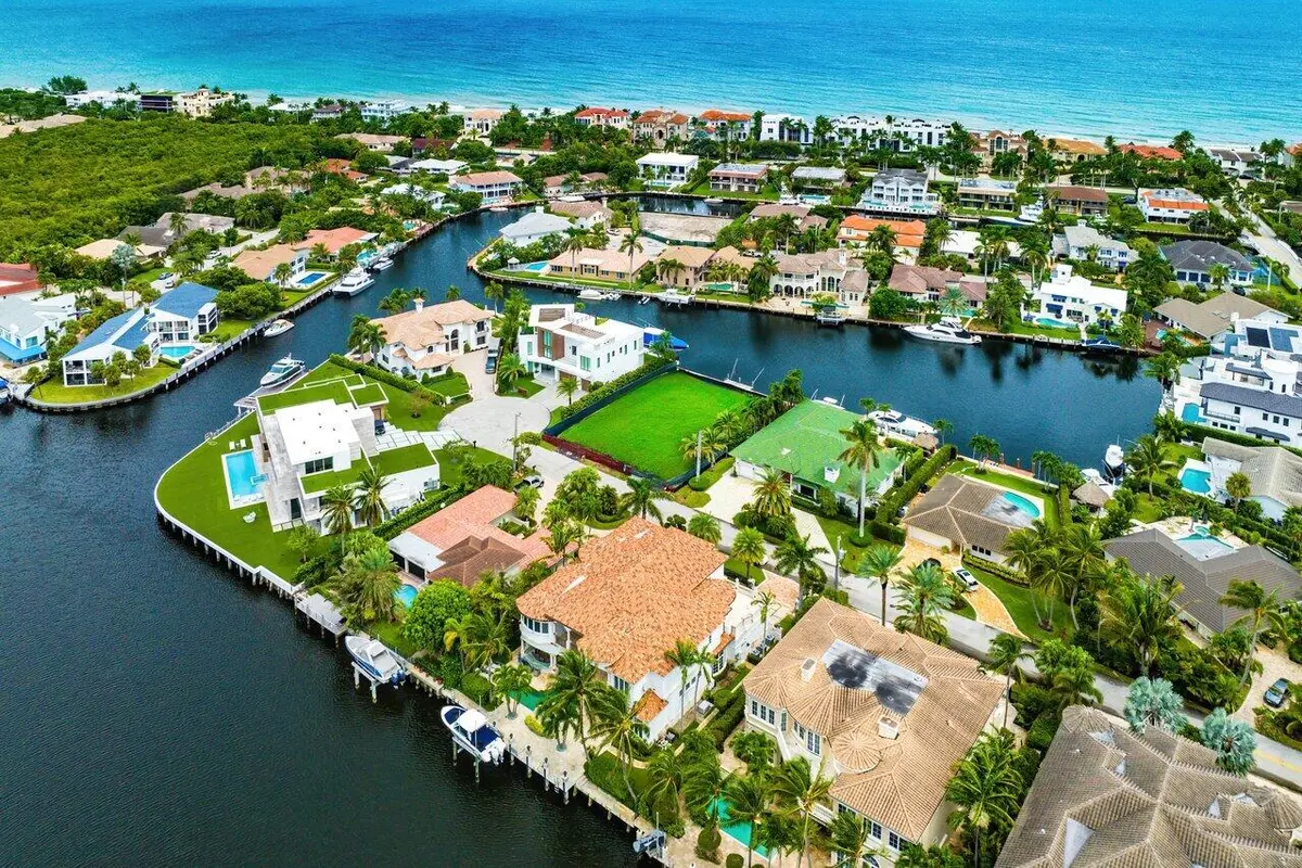 006-4211IntracoastalDrive-HighlandBeach- at 4211 Intracoastal Drive, Highland Beach