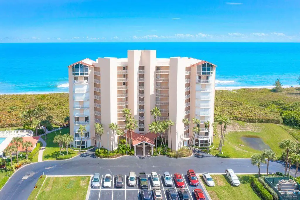 20221005200156798747000000-o at 3870 N Highway A1a 304, Hutchinson Island