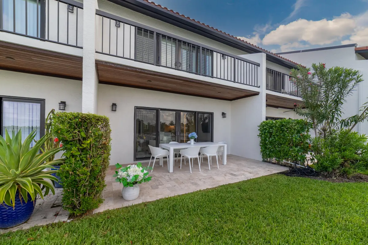 Back-Patio at 3474 S Ocean Boulevard 2, Palm Beach