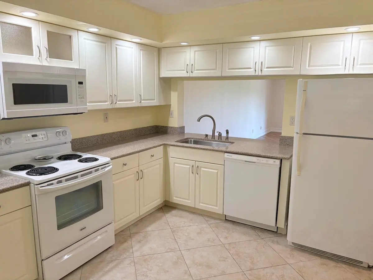 IMG_6666 at 12870 Briarlake Drive 104, Palm Beach Gardens
