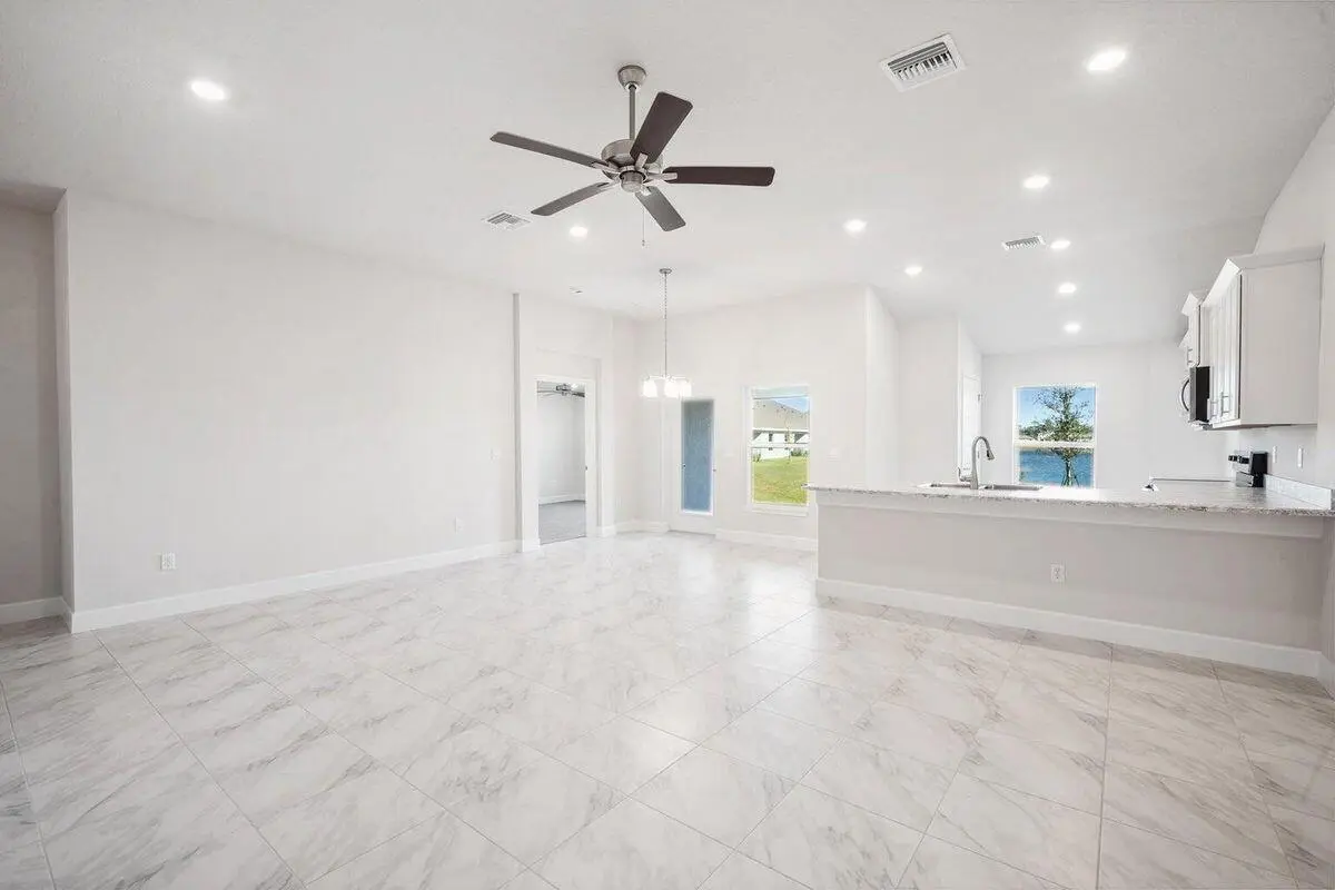 1200 (8) at 8627 Giovanni Avenue, Fort Pierce