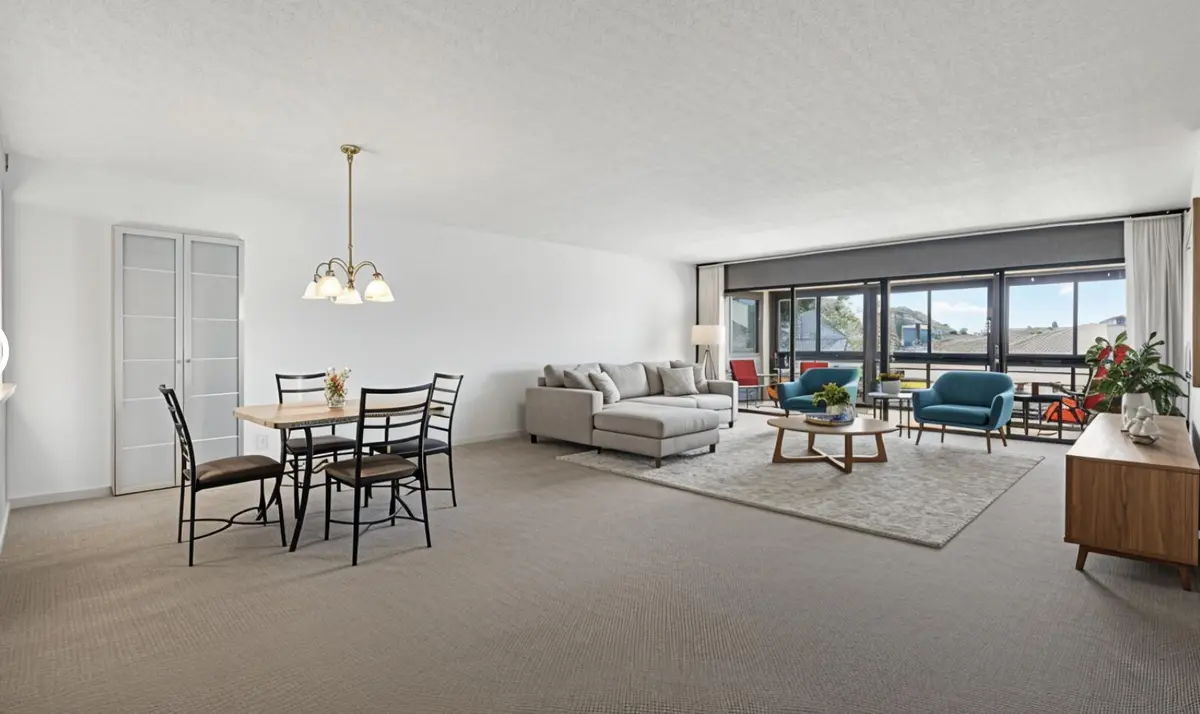 Virtually staged at 5785 Fairway Park Court 204, Boynton Beach