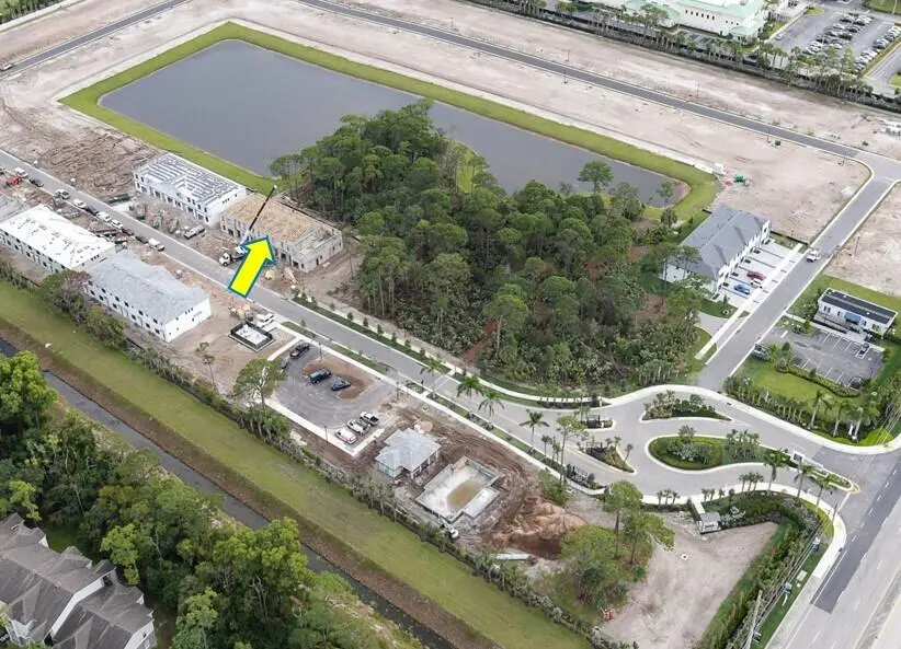 40 Location at 4328 Efendi Drive Latitude 40-32, Lantana
