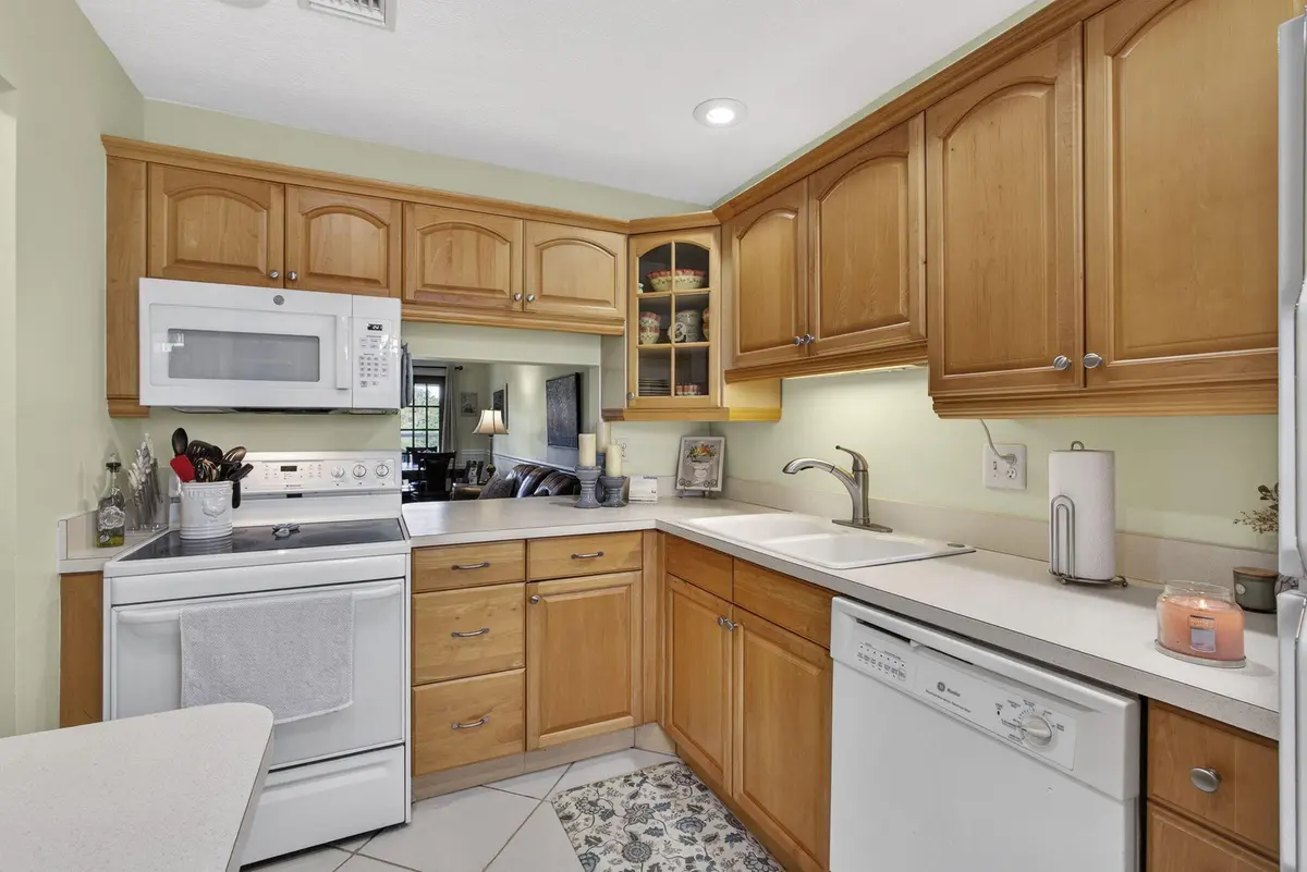 12-web-or-mls-BS1A6720 at 135 Lake Anne Drive, West Palm Beach