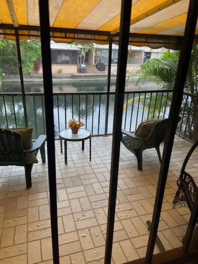 Pereira.5 at 16023 Kingsmoor Way, Miami Lakes