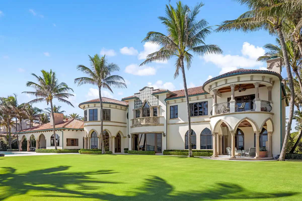 Yard 2 at 820 S Ocean Boulevard, Manalapan