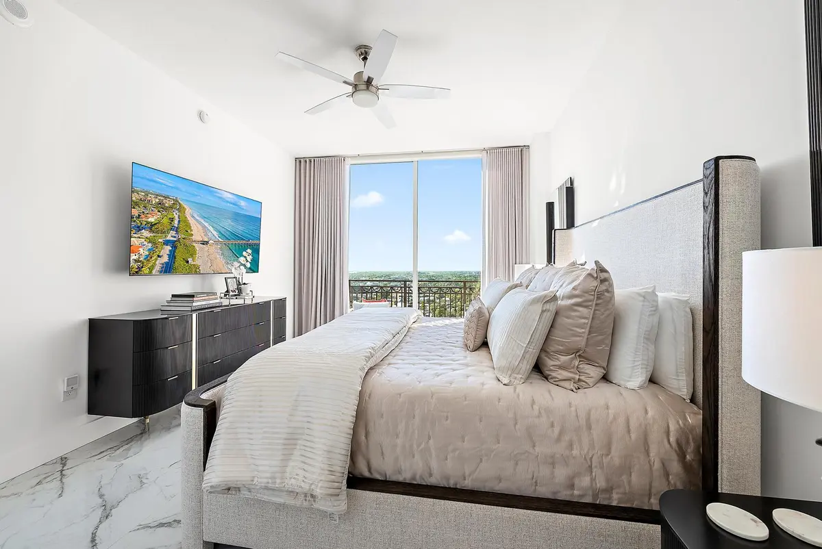 Primary bedroom at 550 Okeechobee Boulevard Uph-03, West Palm Beach