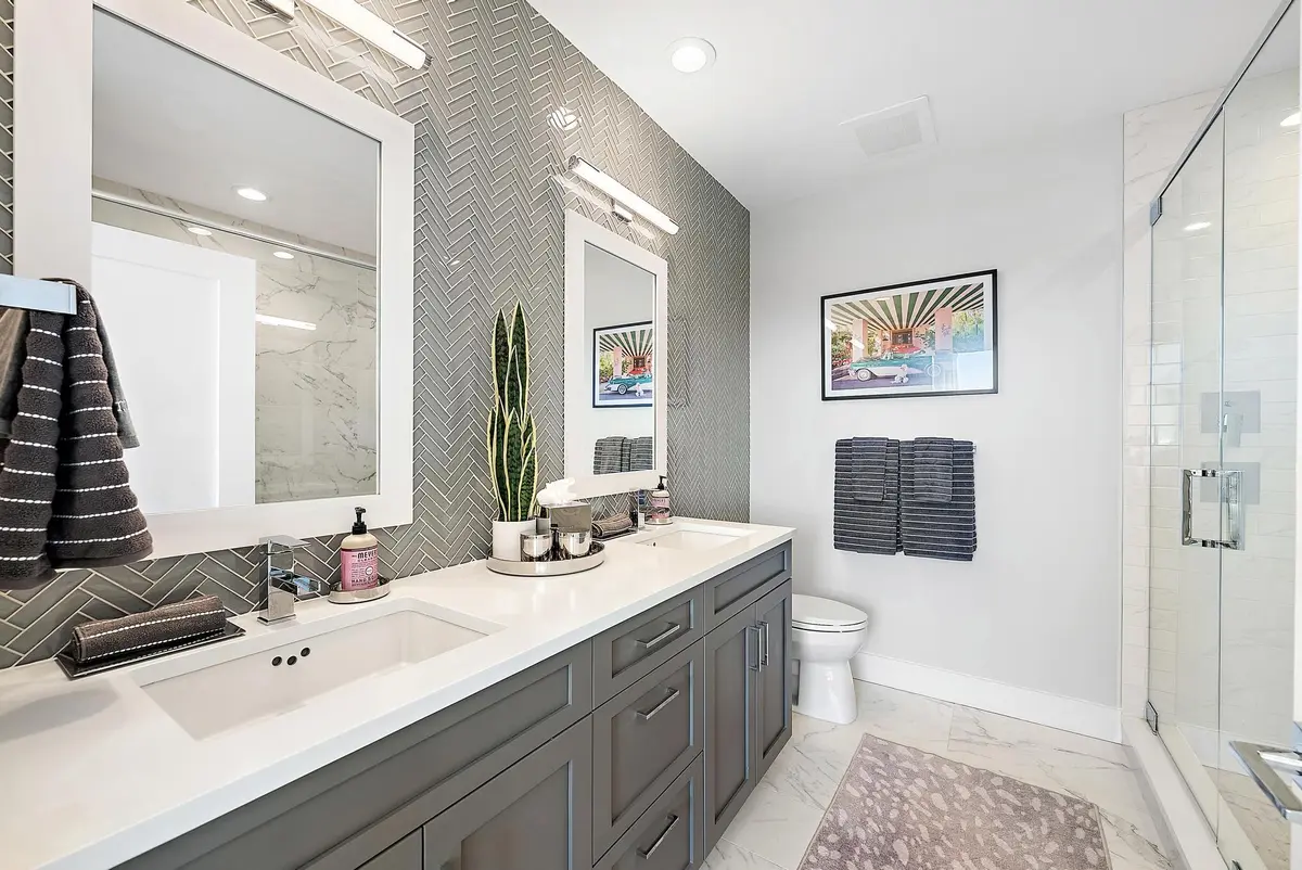 Primary bathroom at 550 Okeechobee Boulevard Uph-03, West Palm Beach